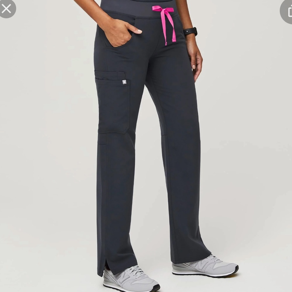 Figs Kade Cargo Petite Medium Women scrub pants